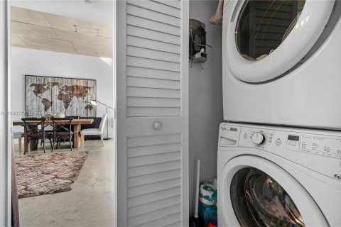 Condo in Miami, Florida, 1 bedroom  № 2057593 - photo 20