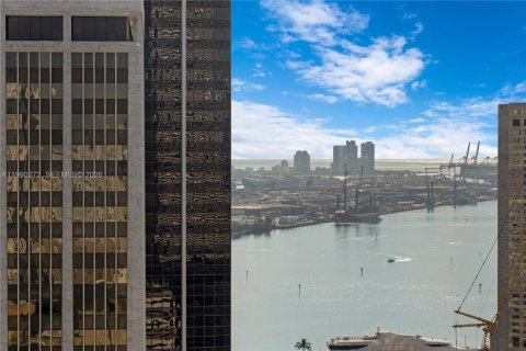 Condo in Miami, Florida, 1 bedroom  № 2057593 - photo 24