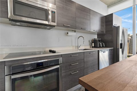 Condo in Miami, Florida, 1 bedroom  № 2057593 - photo 13