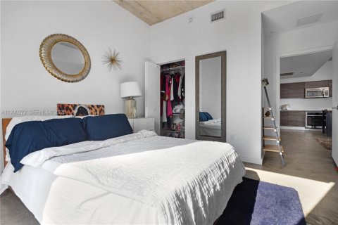 Condo in Miami, Florida, 1 bedroom  № 2057593 - photo 16