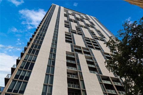 Condo in Miami, Florida, 1 bedroom  № 2057593 - photo 29