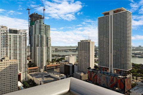 Condo in Miami, Florida, 1 bedroom  № 2057593 - photo 23