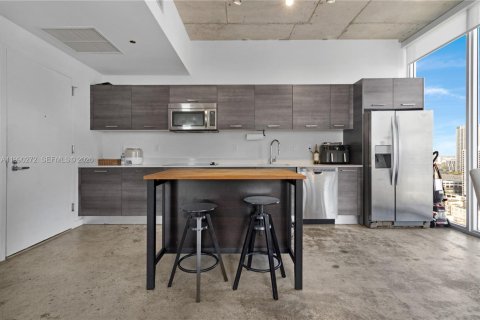 Condo in Miami, Florida, 1 bedroom  № 2057593 - photo 15