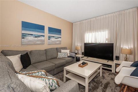 Touwnhouse à vendre à Dania Beach, Floride: 2 chambres, 128.11 m2 № 2089142 - photo 11