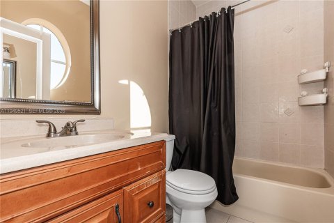 Touwnhouse à vendre à Dania Beach, Floride: 2 chambres, 128.11 m2 № 2089142 - photo 25
