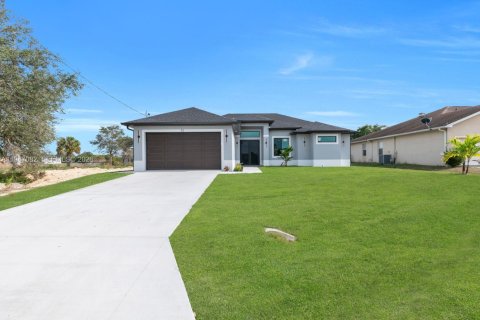 Villa ou maison à Lehigh Acres, Floride 3 chambres, 142.23 m2 № 2088993