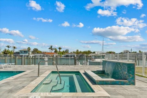 Condominio en venta en Clearwater, Florida, 3 dormitorios, 151.15 m2 № 1681207 - foto 28
