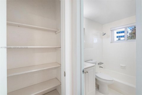 Appartement à louer à Miami Beach, Floride: 37.63 m2 № 2056810 - photo 12