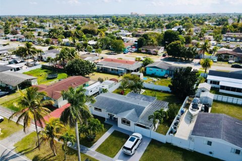 Купить виллу или дом в Хомстед, Флорида 3 спальни, 120.03м2, № 2028188 - фото 8