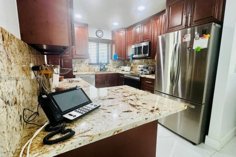 Купить виллу или дом в Хомстед, Флорида 3 спальни, 120.03м2, № 2028188 - фото 18