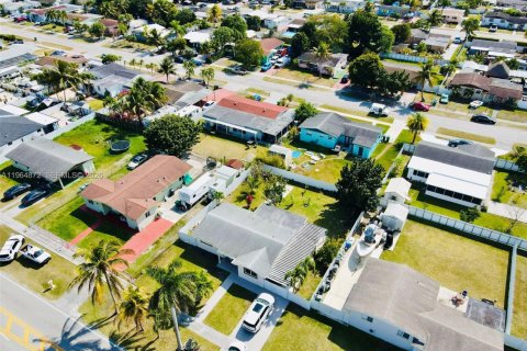 Купить виллу или дом в Хомстед, Флорида 3 спальни, 120.03м2, № 2028188 - фото 12