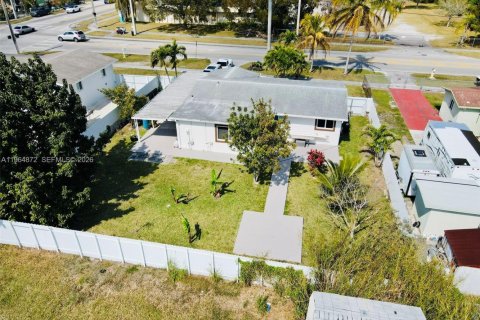 Купить виллу или дом в Хомстед, Флорида 3 спальни, 120.03м2, № 2028188 - фото 7