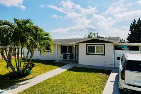 Дом в Хомстед, Флорида 3 спальни, 120.03м2 № 2028188