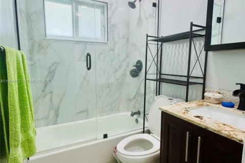 Купить виллу или дом в Хомстед, Флорида 3 спальни, 120.03м2, № 2028188 - фото 24