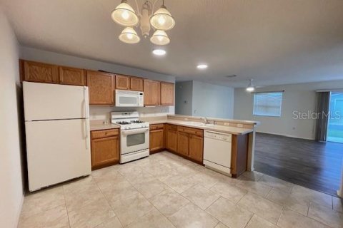 Casa en alquiler en The Villages, Florida, 2 dormitorios, 107.4 m2 № 1904459 - foto 12