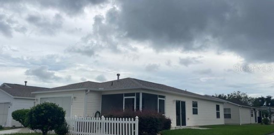 Casa en The Villages, Florida 2 dormitorios, 107.4 m2 № 1904459