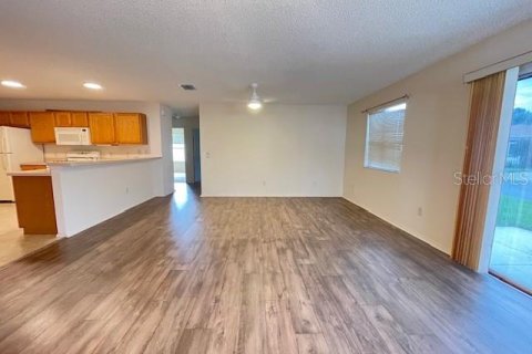 Casa en alquiler en The Villages, Florida, 2 dormitorios, 107.4 m2 № 1904459 - foto 8