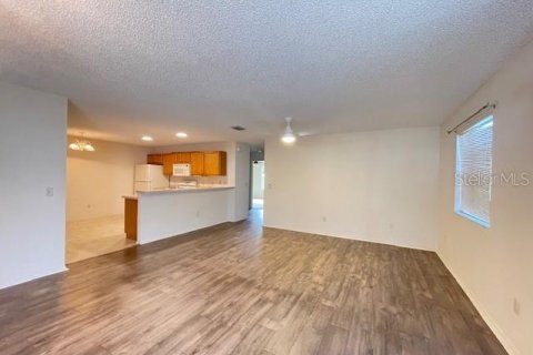 Casa en alquiler en The Villages, Florida, 2 dormitorios, 107.4 m2 № 1904459 - foto 7