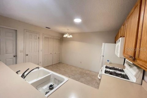 Casa en alquiler en The Villages, Florida, 2 dormitorios, 107.4 m2 № 1904459 - foto 13