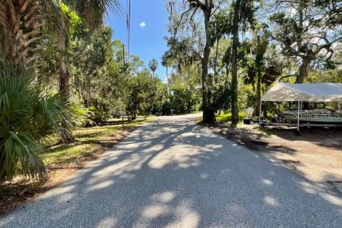 Terreno en venta en Weeki Wachee, Florida № 1725108 - foto 17