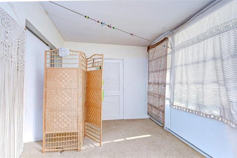 Condo in Saint Petersburg, Florida, 2 bedrooms  № 2094263 - photo 12
