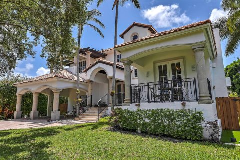 Villa ou maison à louer à Key Biscayne, Floride: 5 chambres, 337.51 m2 № 2257090 - photo 3