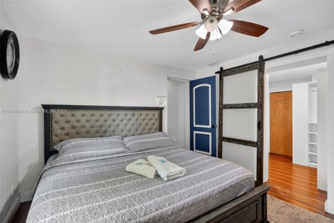 Casa en venta en Hollywood, Florida, 3 dormitorios, 178 m2 № 1970941 - foto 16