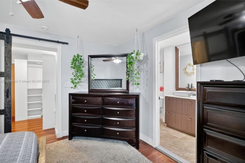 Casa en venta en Hollywood, Florida, 3 dormitorios, 178 m2 № 1970941 - foto 18