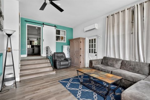 Casa en venta en Hollywood, Florida, 3 dormitorios, 178 m2 № 1970941 - foto 5