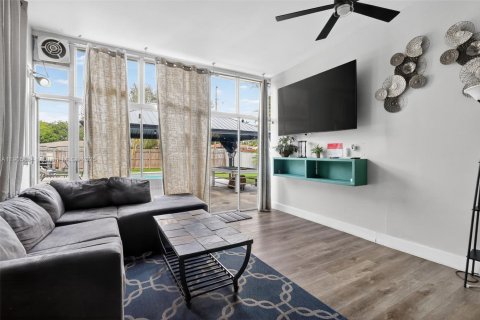 Casa en venta en Hollywood, Florida, 3 dormitorios, 178 m2 № 1970941 - foto 4