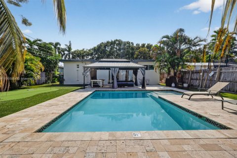 Casa en venta en Hollywood, Florida, 3 dormitorios, 178 m2 № 1970941 - foto 2