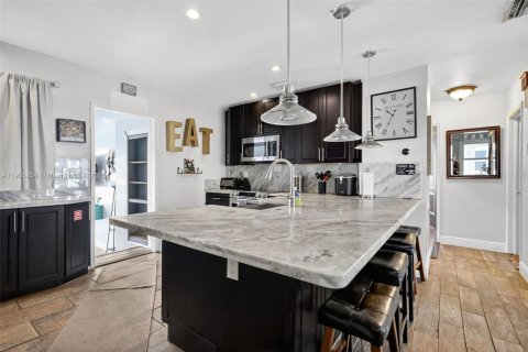 Casa en venta en Hollywood, Florida, 3 dormitorios, 178 m2 № 1970941 - foto 8