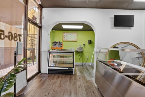 Immobilier commercial à vendre à Miami, Floride № 1994458 - photo 13