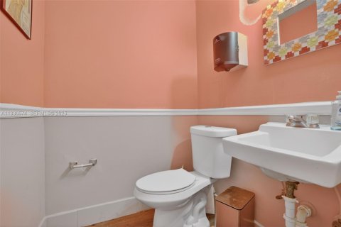 Immobilier commercial à vendre à Miami, Floride № 1994458 - photo 26