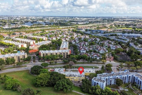 Immobilier commercial à vendre à Miami, Floride № 1994458 - photo 6