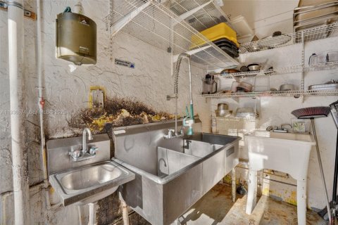 Immobilier commercial à vendre à Miami, Floride № 1994458 - photo 19