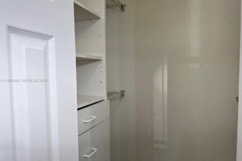 Condominio en venta en Miami, Florida, 2 dormitorios, 87.24 m2 № 2030606 - foto 19