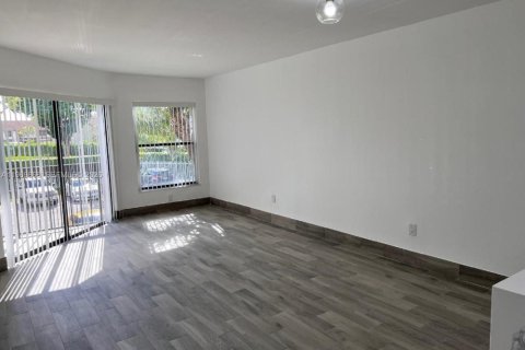 Condominio en venta en Miami, Florida, 2 dormitorios, 87.24 m2 № 2030606 - foto 4
