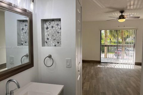 Condominio en venta en Miami, Florida, 2 dormitorios, 87.24 m2 № 2030606 - foto 6