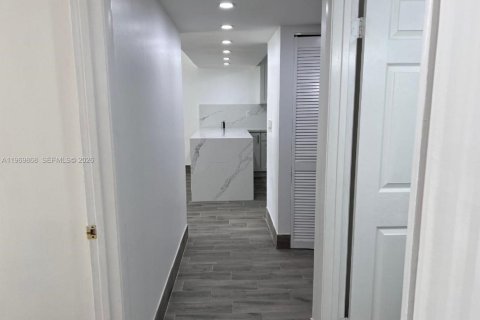 Condominio en venta en Miami, Florida, 2 dormitorios, 87.24 m2 № 2030606 - foto 28