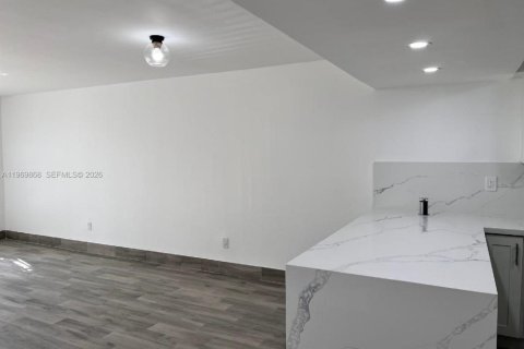 Condominio en venta en Miami, Florida, 2 dormitorios, 87.24 m2 № 2030606 - foto 13