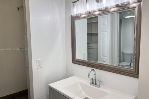 Condominio en venta en Miami, Florida, 2 dormitorios, 87.24 m2 № 2030606 - foto 17