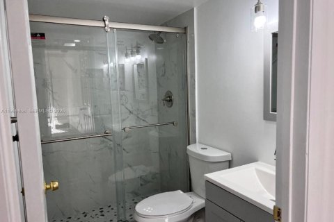 Condominio en venta en Miami, Florida, 2 dormitorios, 87.24 m2 № 2030606 - foto 30