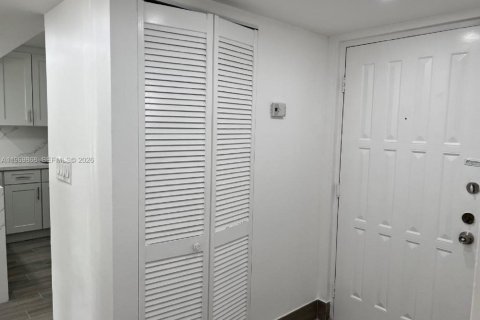 Condominio en venta en Miami, Florida, 2 dormitorios, 87.24 m2 № 2030606 - foto 29