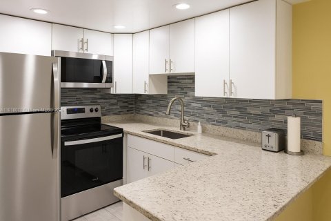 Condo in Hollywood, Florida, 2 bedrooms  № 2062482