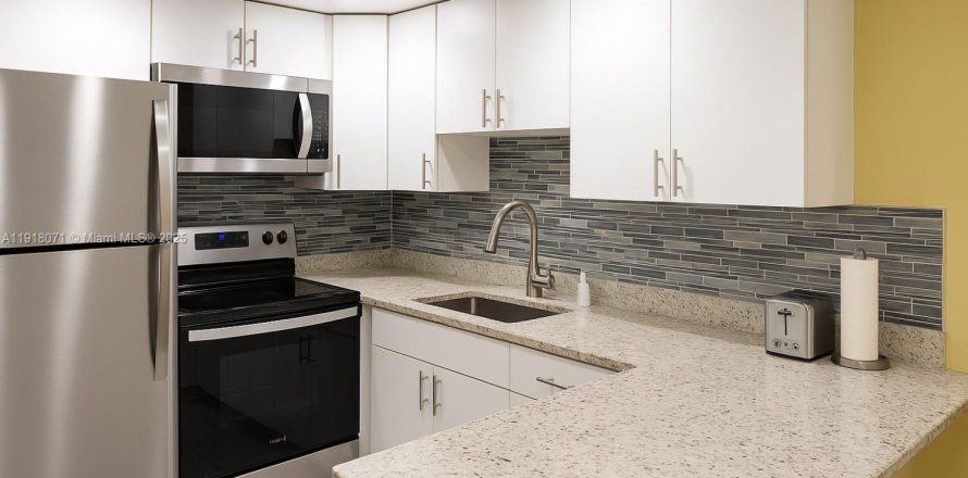 Condo in Hollywood, Florida, 2 bedrooms  № 2062482