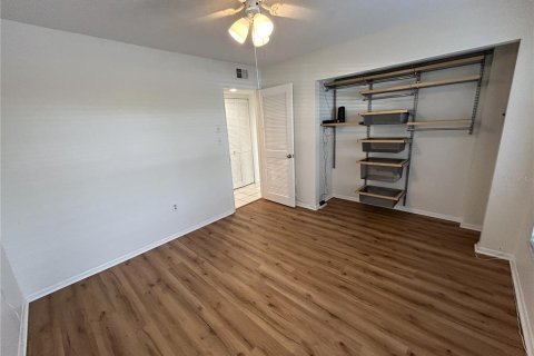 Condo in South Pasadena, Florida, 2 bedrooms  № 2321274 - photo 15