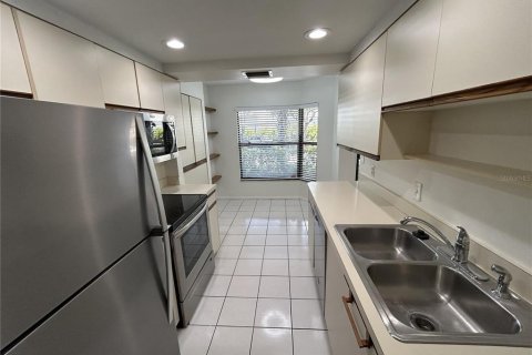 Condo in South Pasadena, Florida, 2 bedrooms  № 2321274 - photo 28