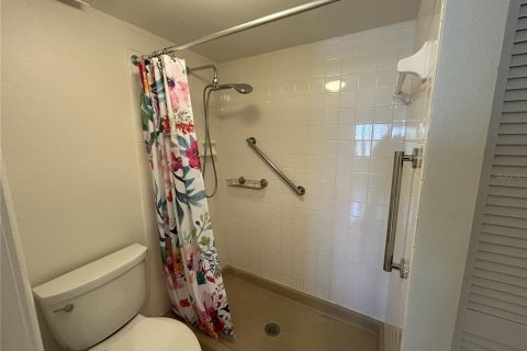 Condo in South Pasadena, Florida, 2 bedrooms  № 2321274 - photo 24