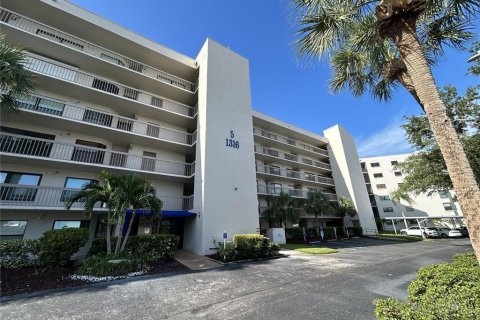 Condo in South Pasadena, Florida, 2 bedrooms  № 2321274 - photo 2